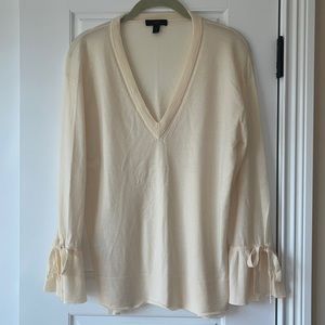 J. CREW Vanilla Cream Merino Wool V-neck Sweater with Bow Wrists Size Medium EUC